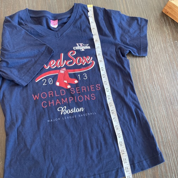 Red Sox World Series champions T-shirt in size medium. - Picture 5 of 6
